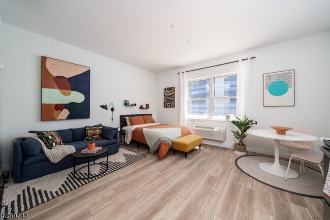 Foto del edificio - 44 Irvine Turner Blvd