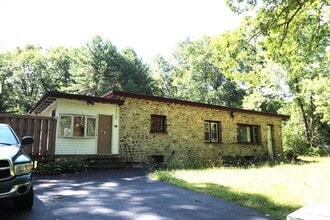 Building Photo - 845 Stafford St