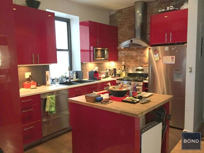 Foto del edificio - 303 E 8th St