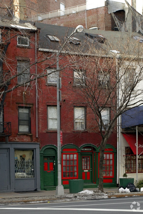 Building Photo - 506 Canal St