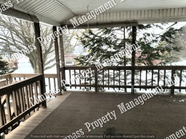 Building Photo - 709 Pleasant Dr
