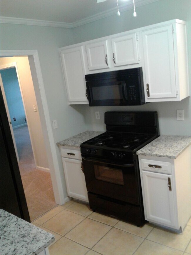Foto del edificio - 1842 Cooper Lake Drive Southeast