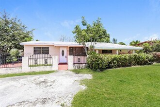 Building Photo - 731 NW 175th Dr