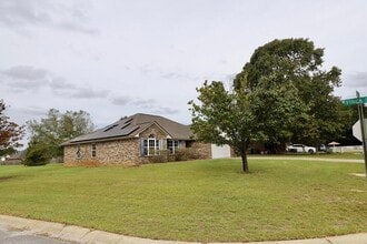 Building Photo - 60 Vinca Ct
