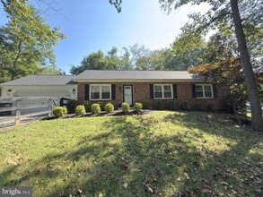 Building Photo - 35600 Sassafras Dr