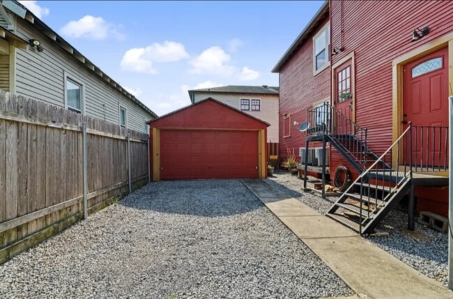 Building Photo - 4200 S Derbigny St