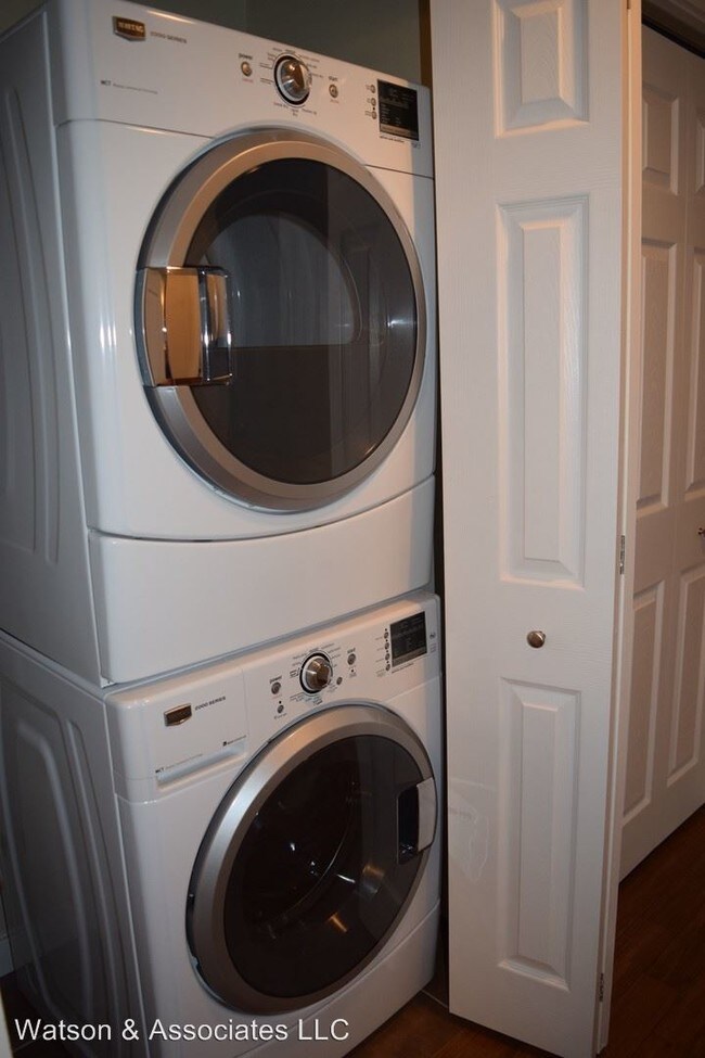 Building Photo - 1 br, 1 bath Apartment - 300 Route 66 Apt 2