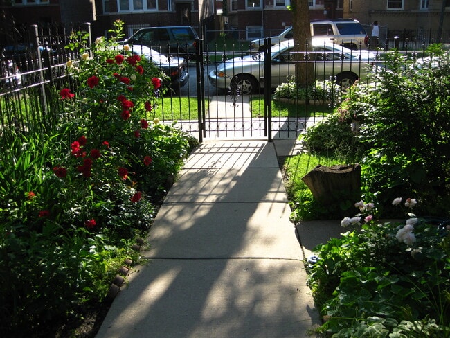 Building Photo - 4700 Lawndale Ave