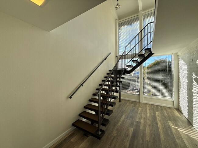 Foto del edificio - 1131 Tapadero Dr