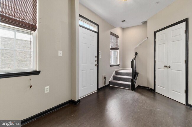 Building Photo - 21809 Kelsey Square