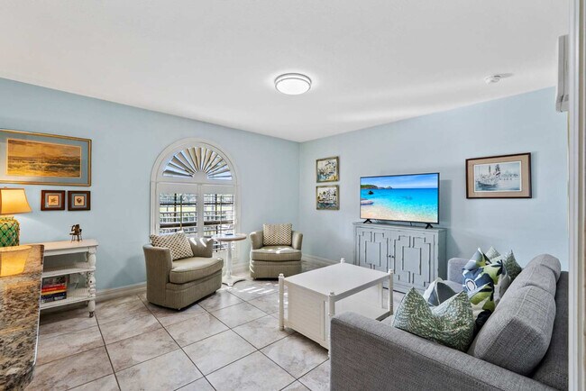 Building Photo - 655 8th Ave S