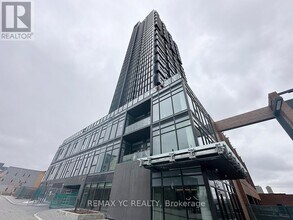 Building Photo - 5 Quarrington Lane
