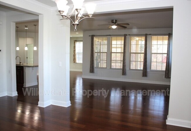 Building Photo - 200 Birdsgrove Ct