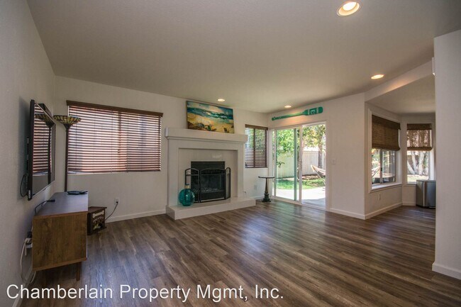 Foto del edificio - 4 br, 2.5 bath House - 1837 Paseo Del Lago...