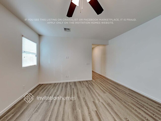 Foto del edificio - 17169 W Diana Ave