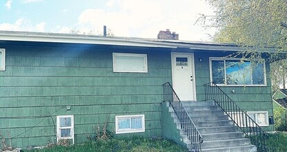 Building Photo - 210 SE Court St