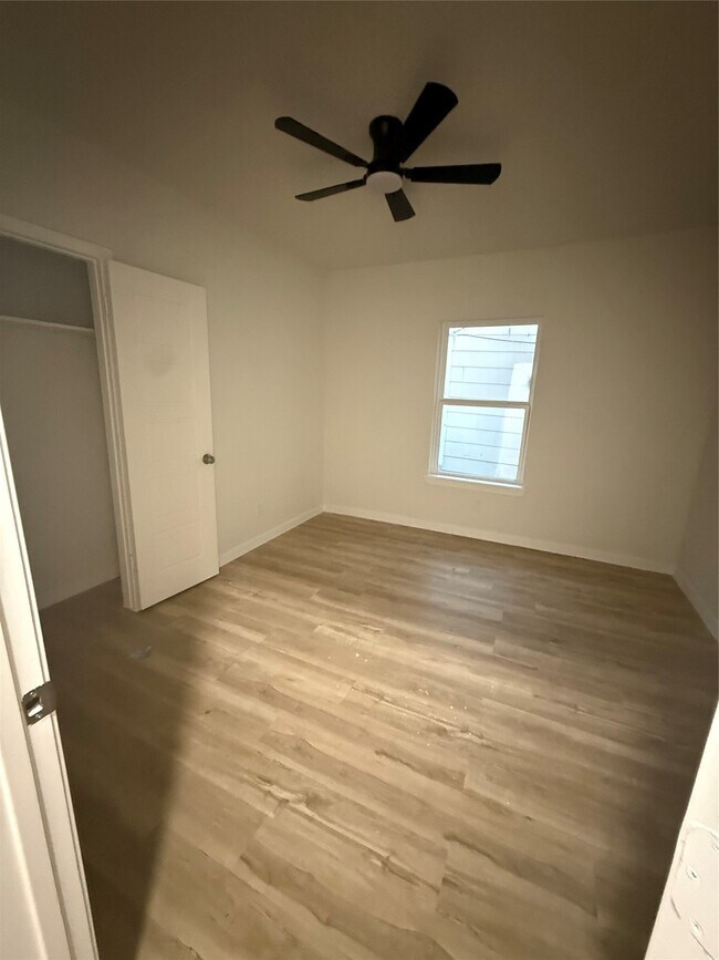 Building Photo - 7023 Canal St