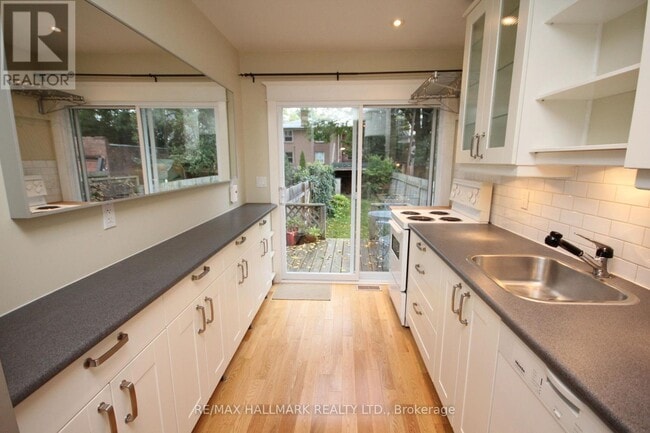 Building Photo - 31 Hiawatha Rd