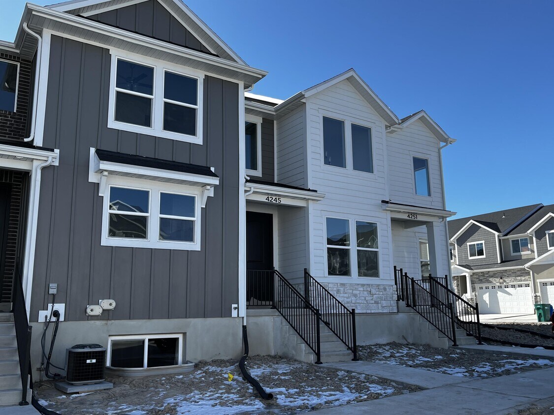 4245 W 1960 N, Eagle Mountain, UT 84043 Townhome Rentals in Eagle Mountain UT