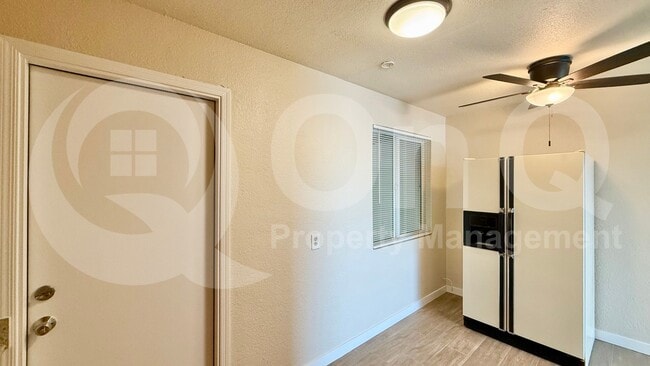 Building Photo - 3835 W Holly St