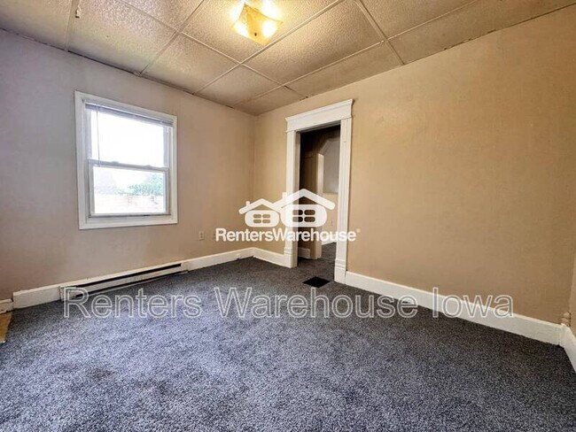 Building Photo - 3419 1st St