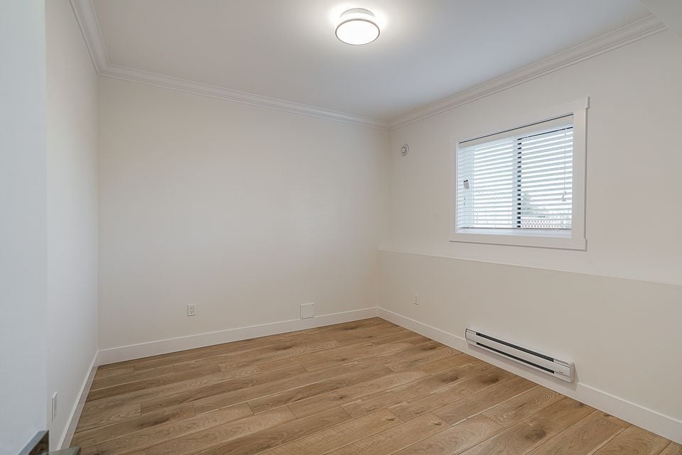 Building Photo - 16756 16A Av