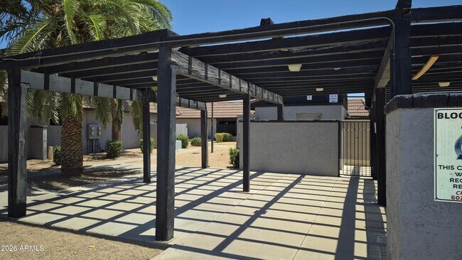Building Photo - 9009 W Elm St