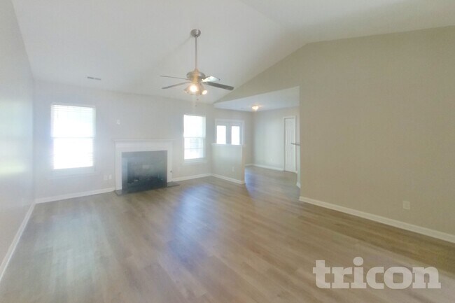 Foto del edificio - 633 Thornbird Cir