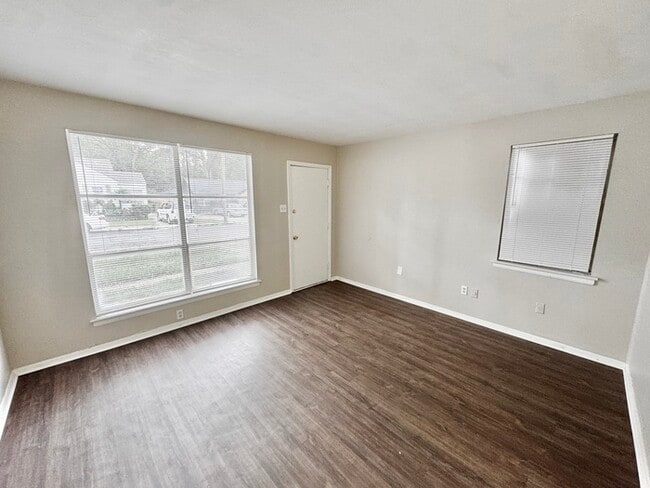 Building Photo - 3190 Coleman Ave