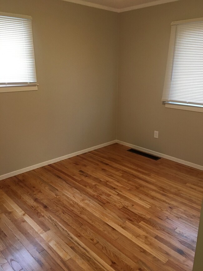Foto del edificio - Lyncourt 3 Bed 1 Bath Ranch