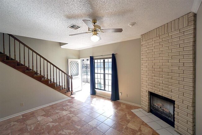 Foto del edificio - 1307 Kinney Ave