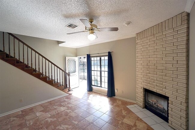 Building Photo - 1307 Kinney Ave