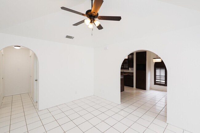 Building Photo - 8761 Augusta Loop