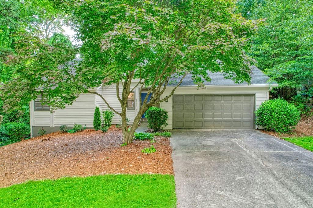 Foto principal - 405 Roswell Farms Rd