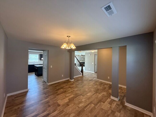 Foto del edificio - T.R. Lawing Realty Property
