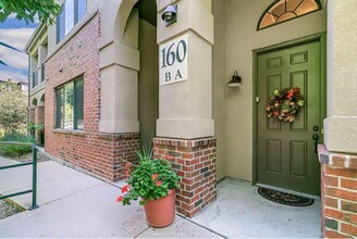 Building Photo - 160 Poplar St