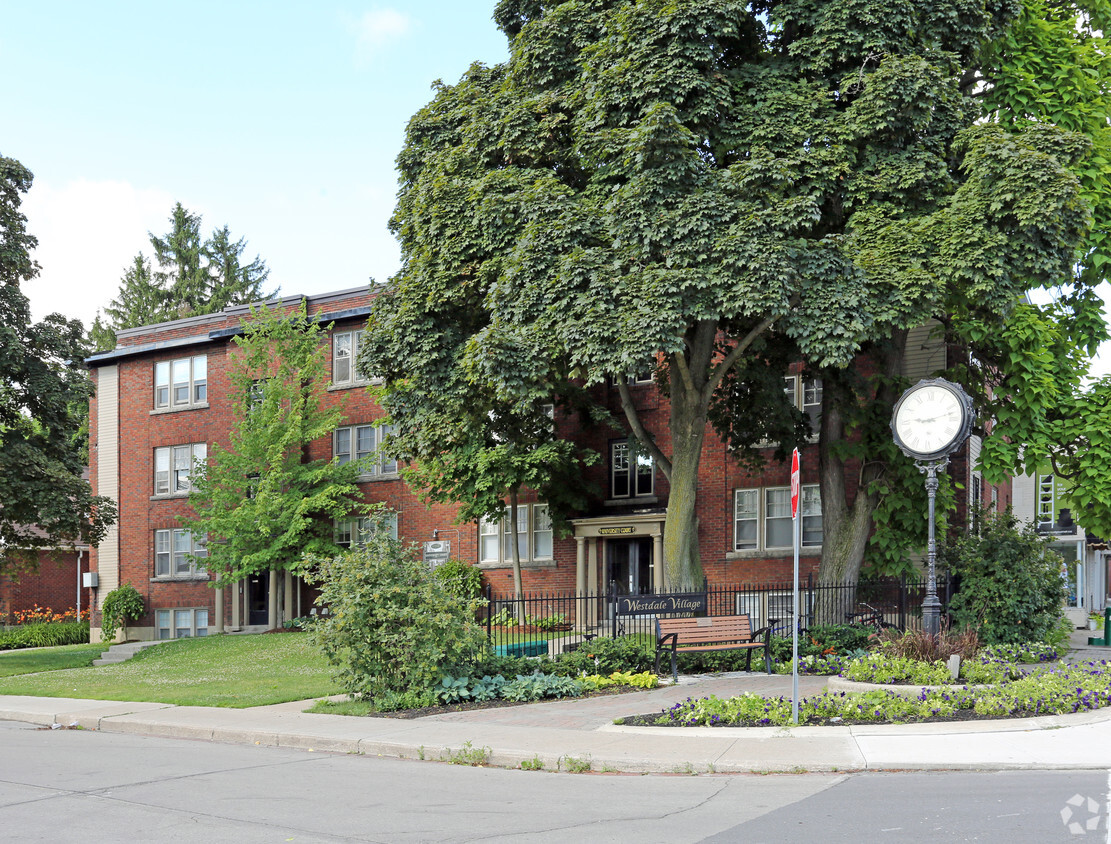 Primary Photo - University Court Apartments