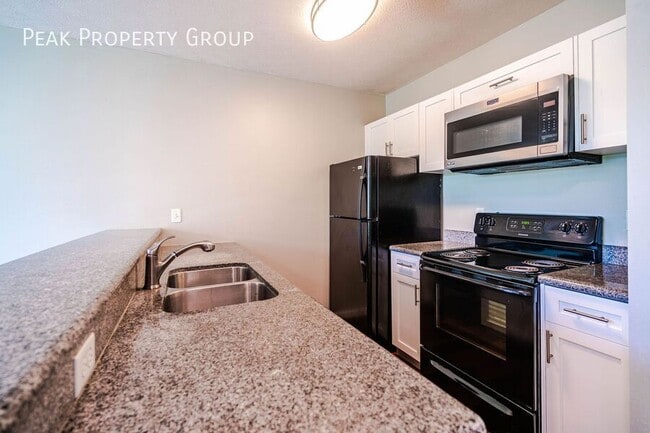 Building Photo - 250 Chittenden Ave