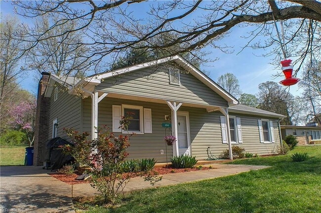 Newly Renovated 3-Bed Oasis with 2 Full Baths in Winston-Salem – Your Perfect Home Awaits! - Newly Renovated 3-Bed Oasis with 2 Full Baths in Winston-Salem – Your Perfect Home Awaits!