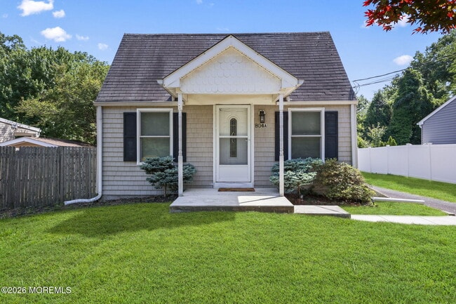 Building Photo - 804 Nutswamp Rd