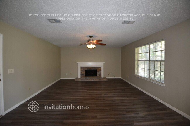 Building Photo - 16011 Sweetwater Creek Dr
