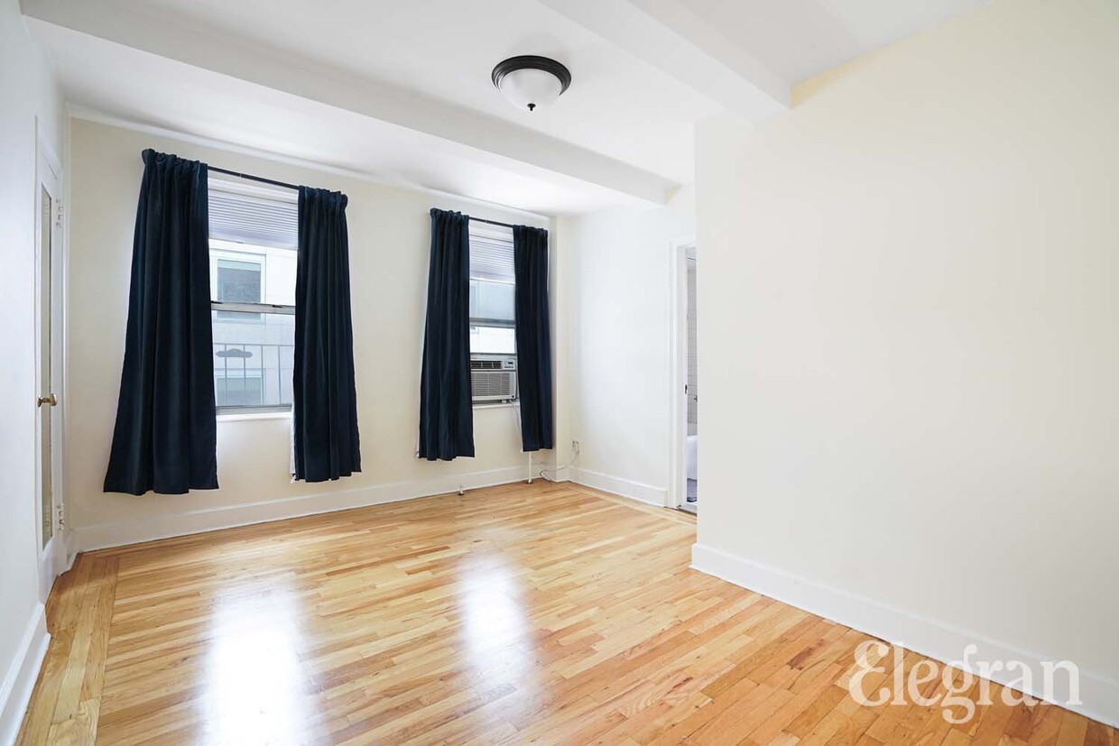 Foto principal - 333 E 43rd St