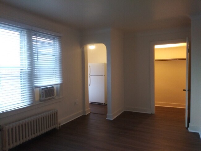 Foto del edificio - 808 N Main St