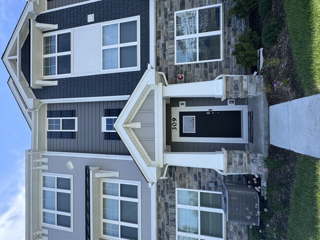 Building Photo - 309 Basin Ct