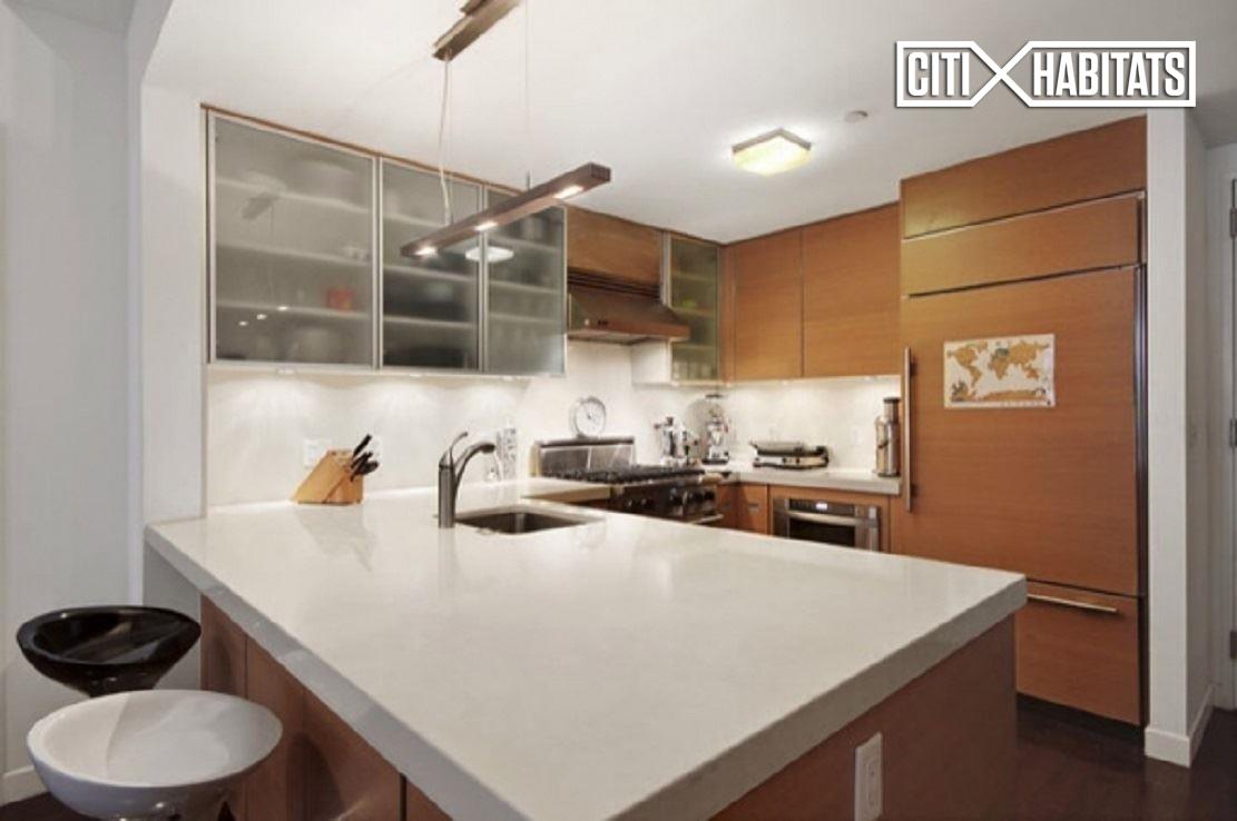 Primary Photo - 462 W 58th St