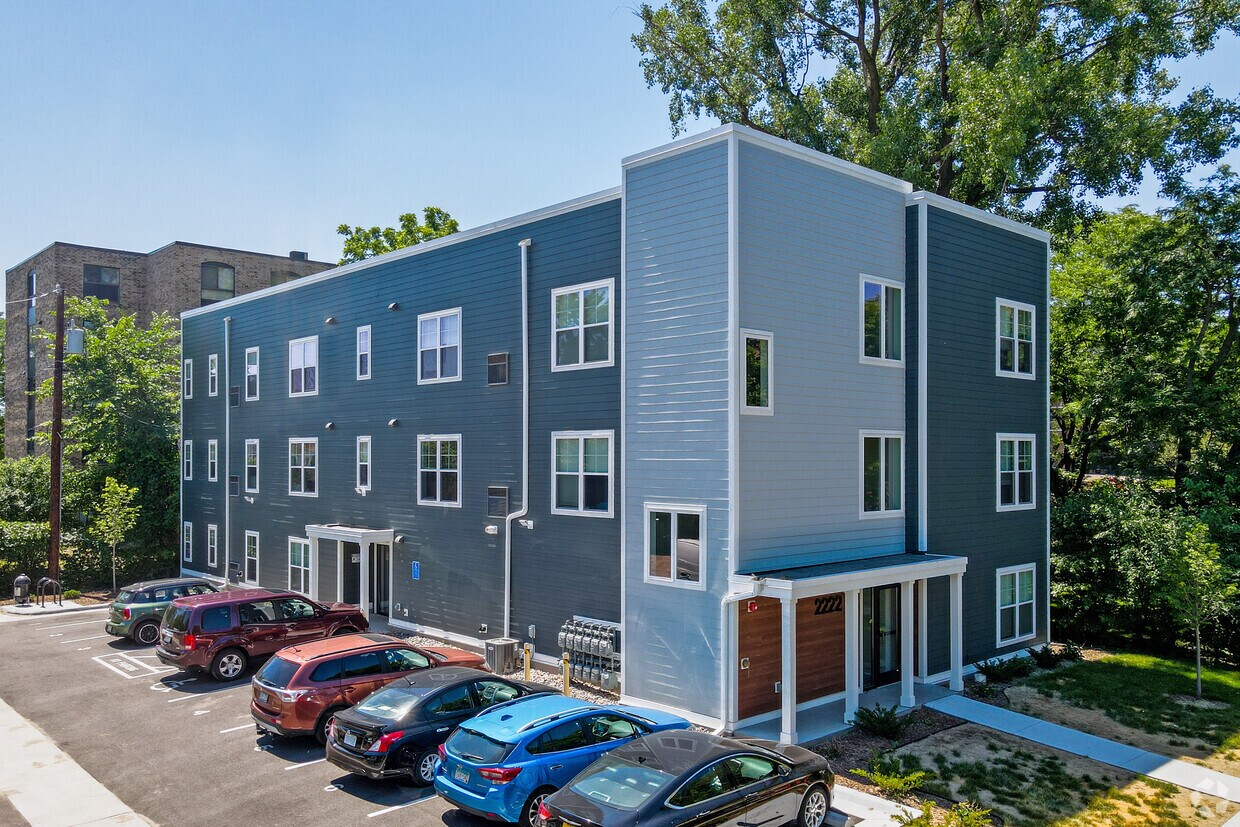 Foto principal - 2222 Stewart Ave