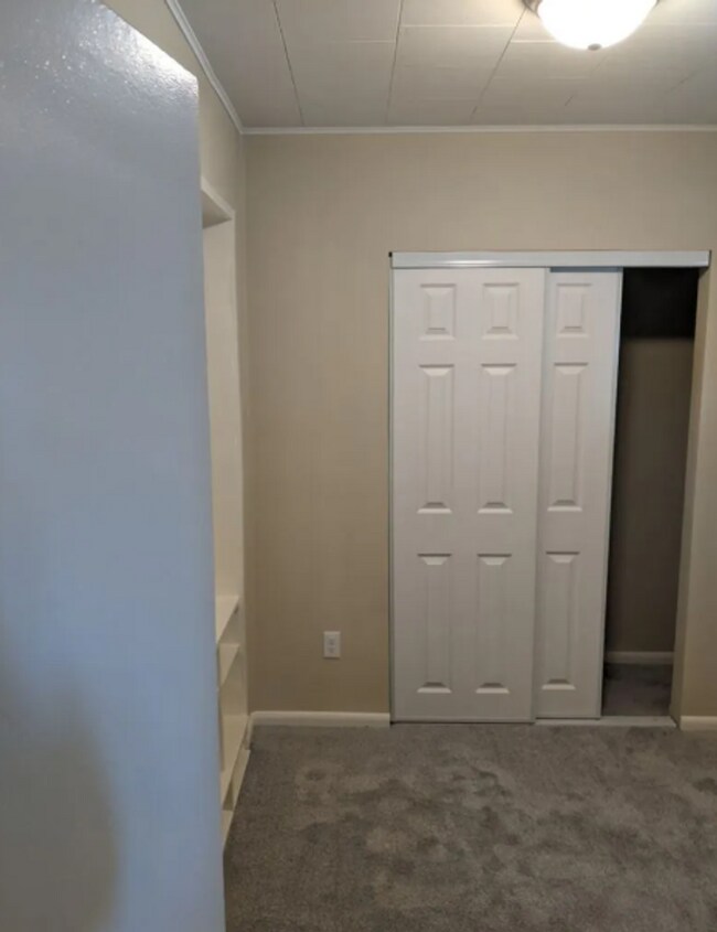 Foto del edificio - Spacious 3 Bedroom Home with Garage – Available August 1!