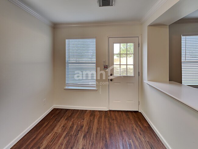 Foto del edificio - 3347 Bent Spring Ct