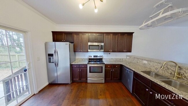 Building Photo - 1721 E Lenoir St