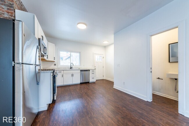 Building Photo - 2 br, 1.5 bath House - 608 Edgemont St All...